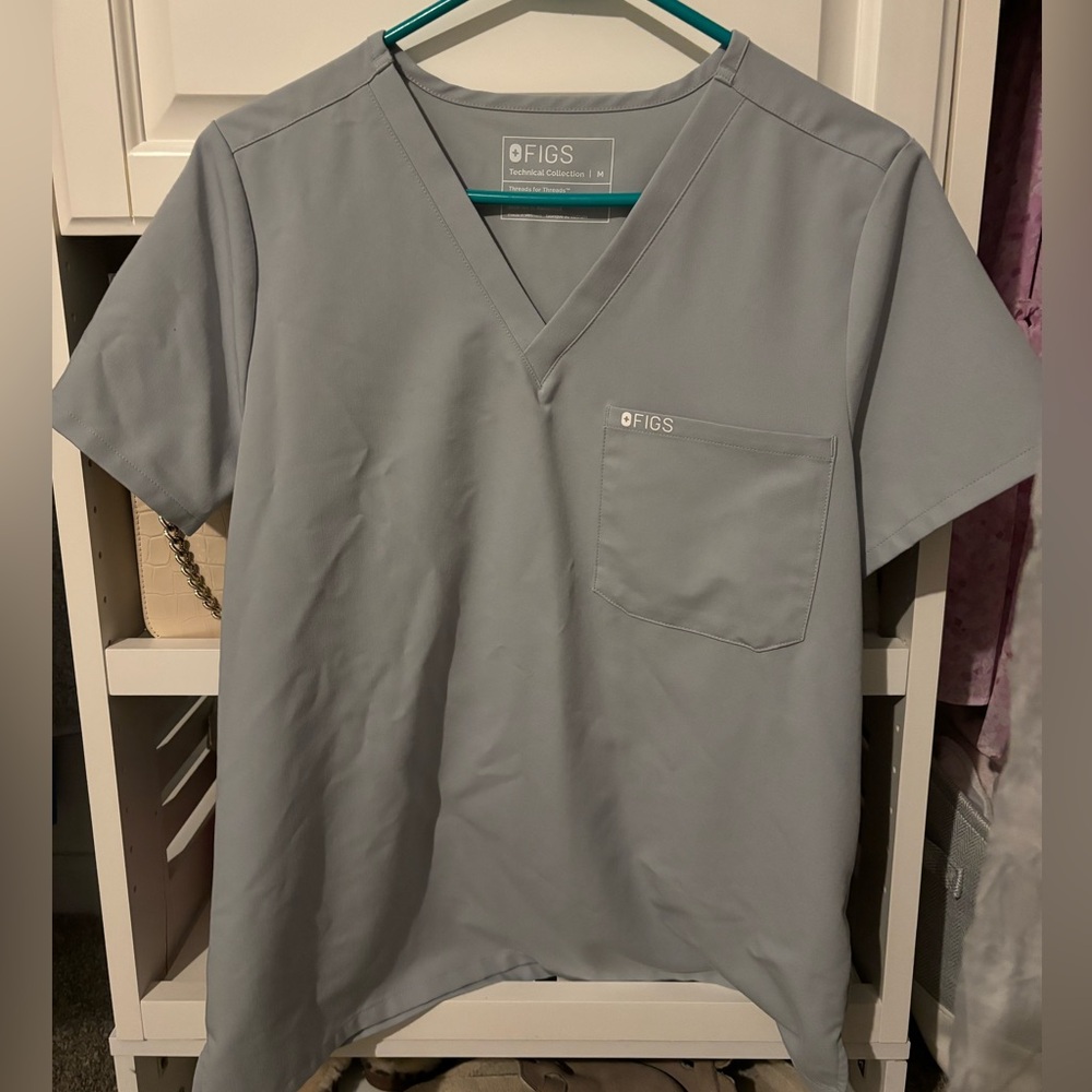 figs scrub top